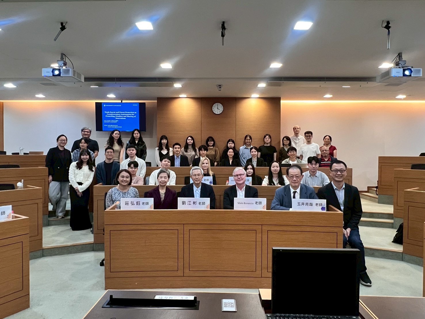 这是一张图片 这是一张图片